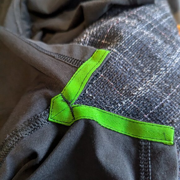 ARCTERYX - Black polo shirt - Sz XL - Picture 6 of 7